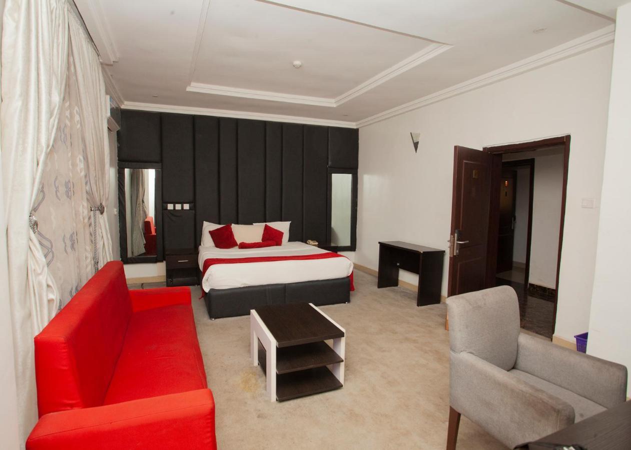 Grand Palazzo Hotel Gwarimpa อาบูจา ภายนอก รูปภาพ