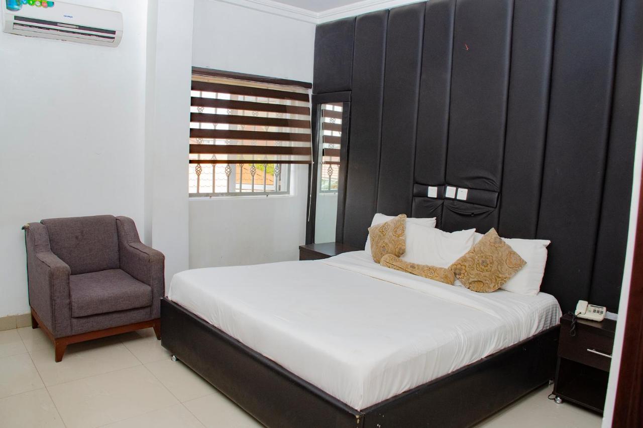 Grand Palazzo Hotel Gwarimpa อาบูจา ภายนอก รูปภาพ