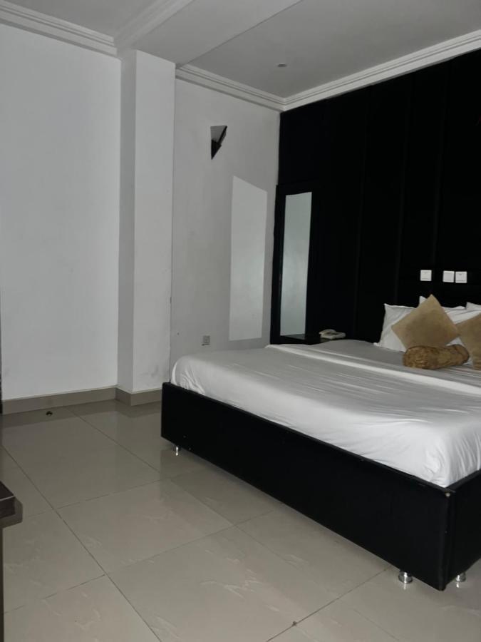 Grand Palazzo Hotel Gwarimpa อาบูจา ภายนอก รูปภาพ