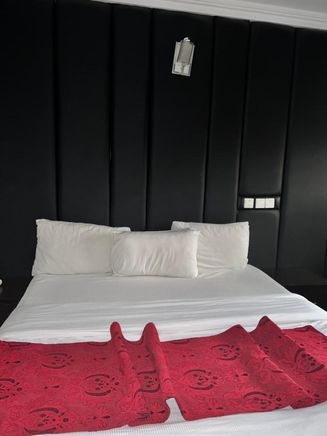 Grand Palazzo Hotel Gwarimpa อาบูจา ภายนอก รูปภาพ