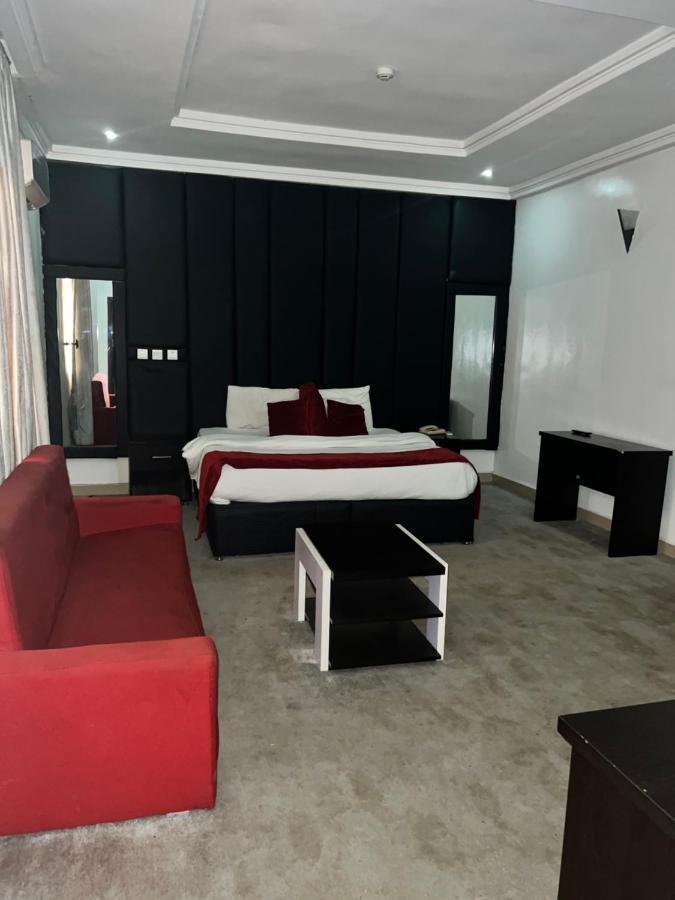 Grand Palazzo Hotel Gwarimpa อาบูจา ภายนอก รูปภาพ