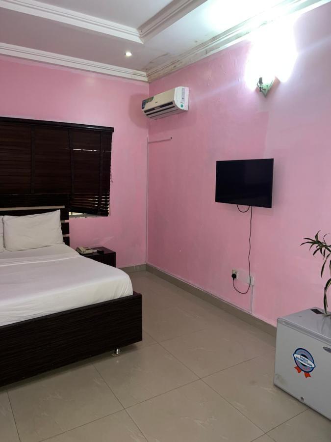 Grand Palazzo Hotel Gwarimpa อาบูจา ภายนอก รูปภาพ