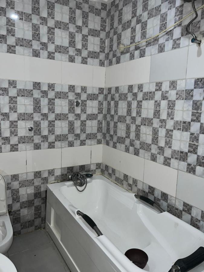 Grand Palazzo Hotel Gwarimpa อาบูจา ภายนอก รูปภาพ