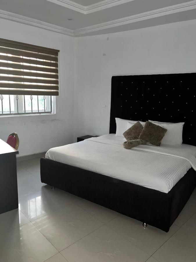 Grand Palazzo Hotel Gwarimpa อาบูจา ภายนอก รูปภาพ