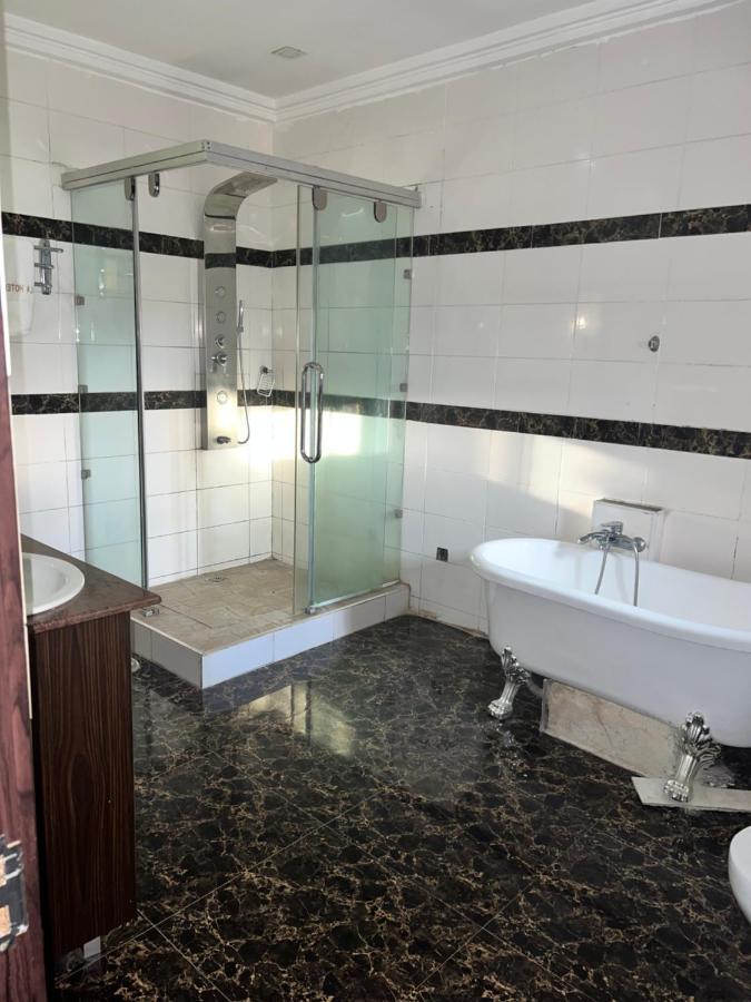 Grand Palazzo Hotel Gwarimpa อาบูจา ภายนอก รูปภาพ