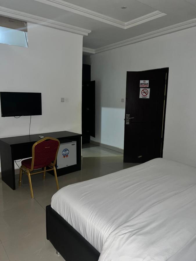 Grand Palazzo Hotel Gwarimpa อาบูจา ภายนอก รูปภาพ