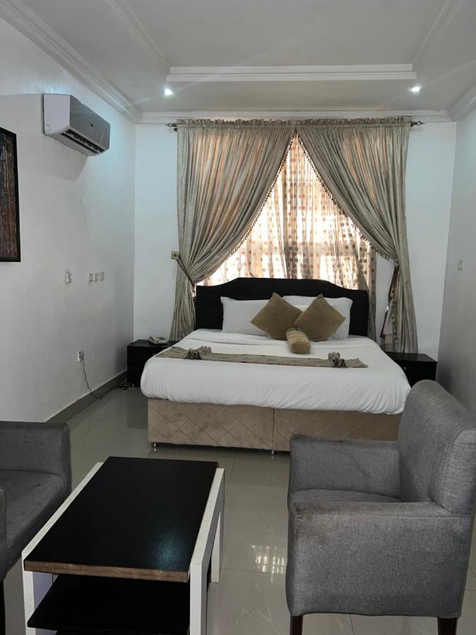Grand Palazzo Hotel Gwarimpa อาบูจา ภายนอก รูปภาพ